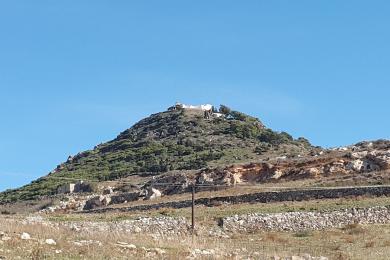 Plot of 805 sqm in the traditional village of Marpissa.