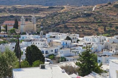 Paros, plot of 366 sqm in the traditional village of Lefkes