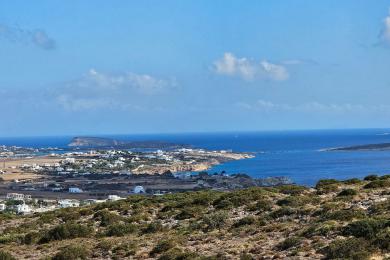 Ysterni, Paros, terrain de 10675 m² avec une excellente vue mer