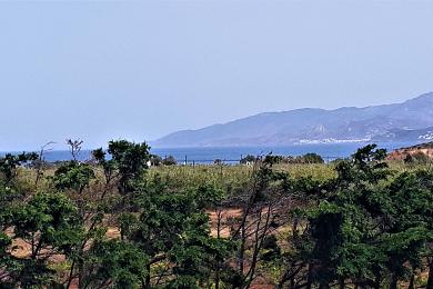 Maison inachevée de deux étages avec vue, près de la mer