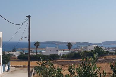 Detached corner house in a central part of Naoussa