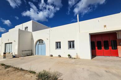 Voutakos, immeuble commercial 870m², polyvalent